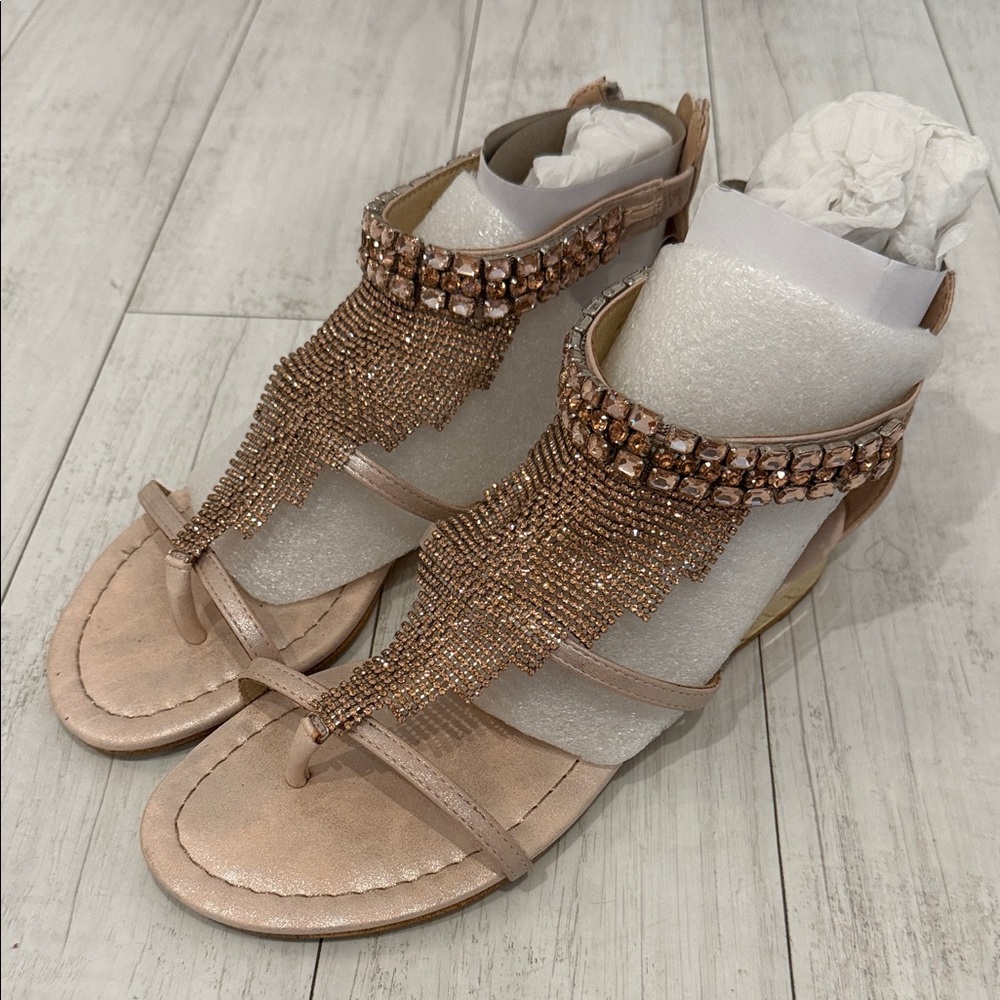 Elegant Beaded Sandals in Tan and Gold
